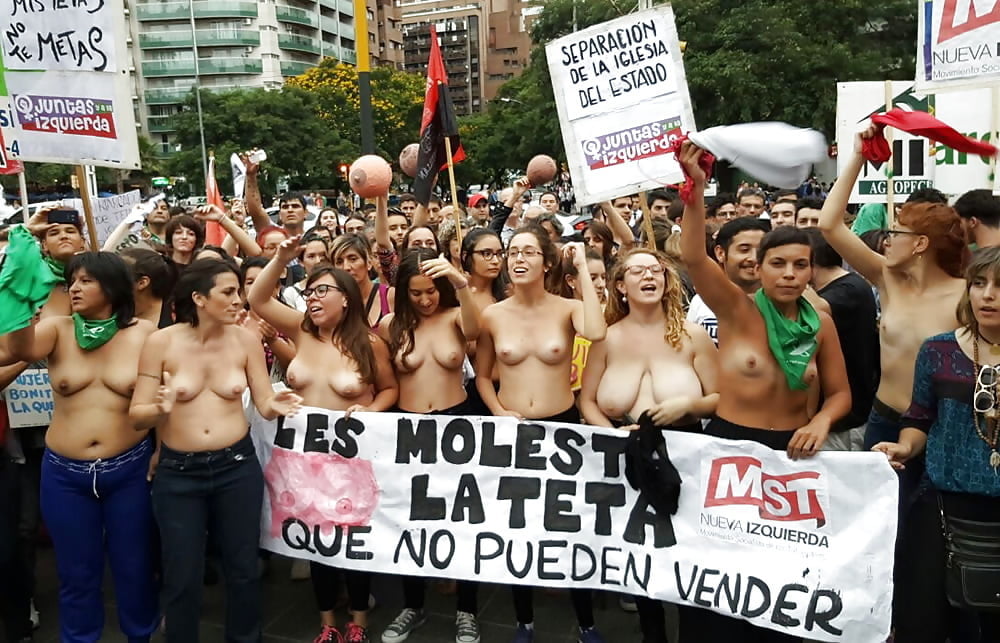 Argentinian Women Nude Rubbing It