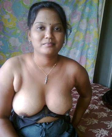 Indian House Wife Showing Her Tits And Shaved Pussy 18 Pics XHamster