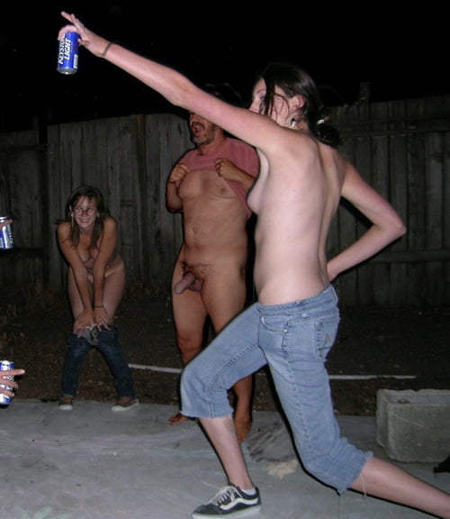 Пьяные голые девчонки фото