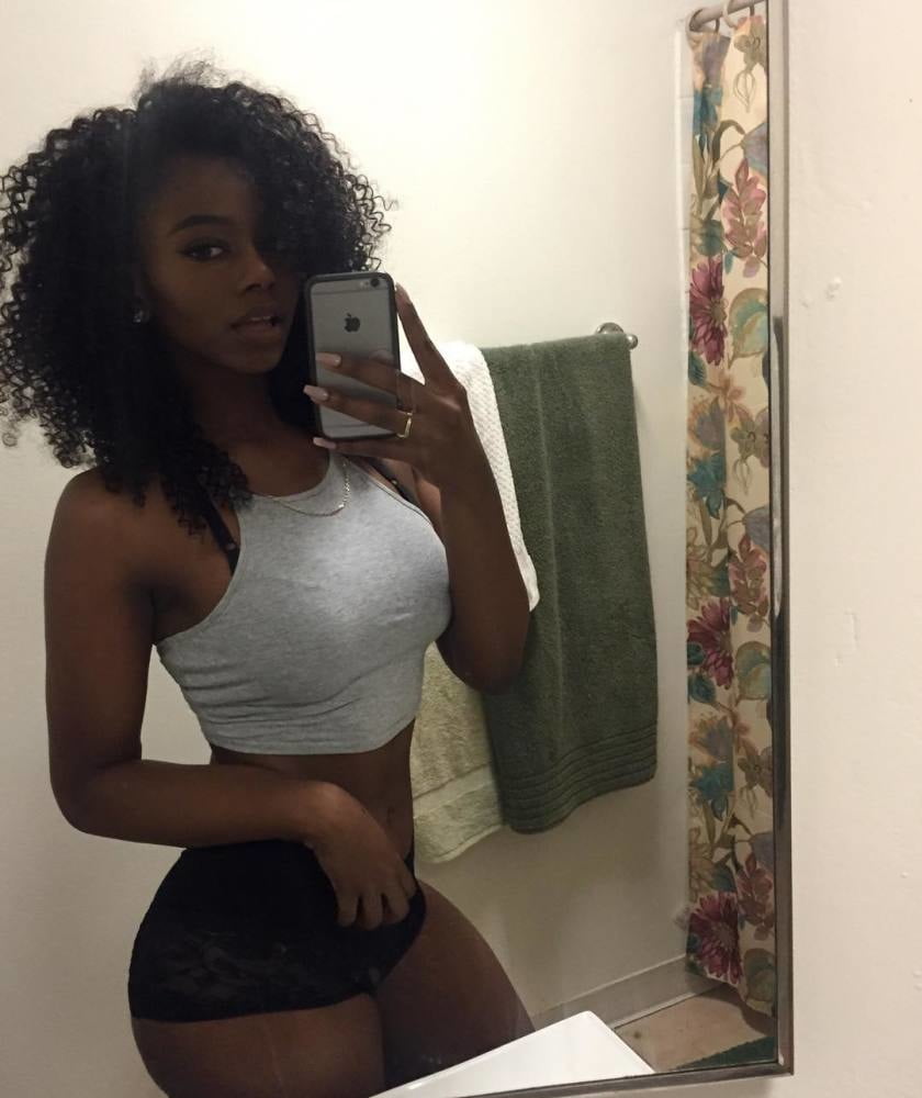 Black Naked Thick Girl In The Mirror Pictures.