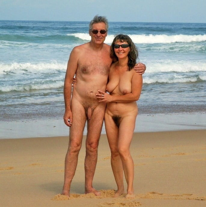 Порно Семейных Пар На Пляже