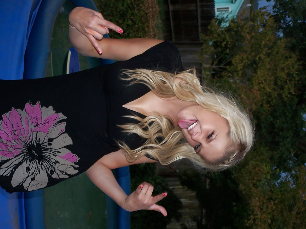 Free 2 young sluts photos