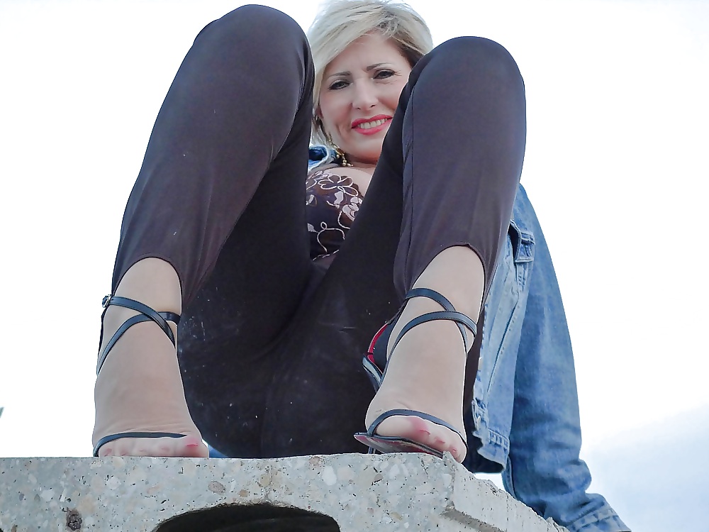 Free milf & mature clickthrough 35 photos