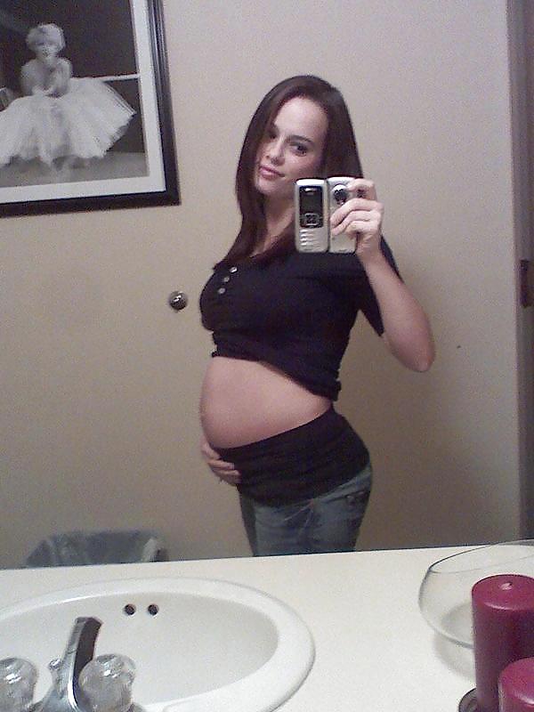 Free Another awesome PREGNANT teen selfshot photos
