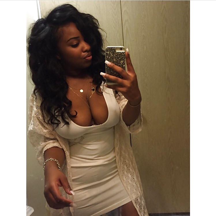 Free Black Women: Selfies 3 photos