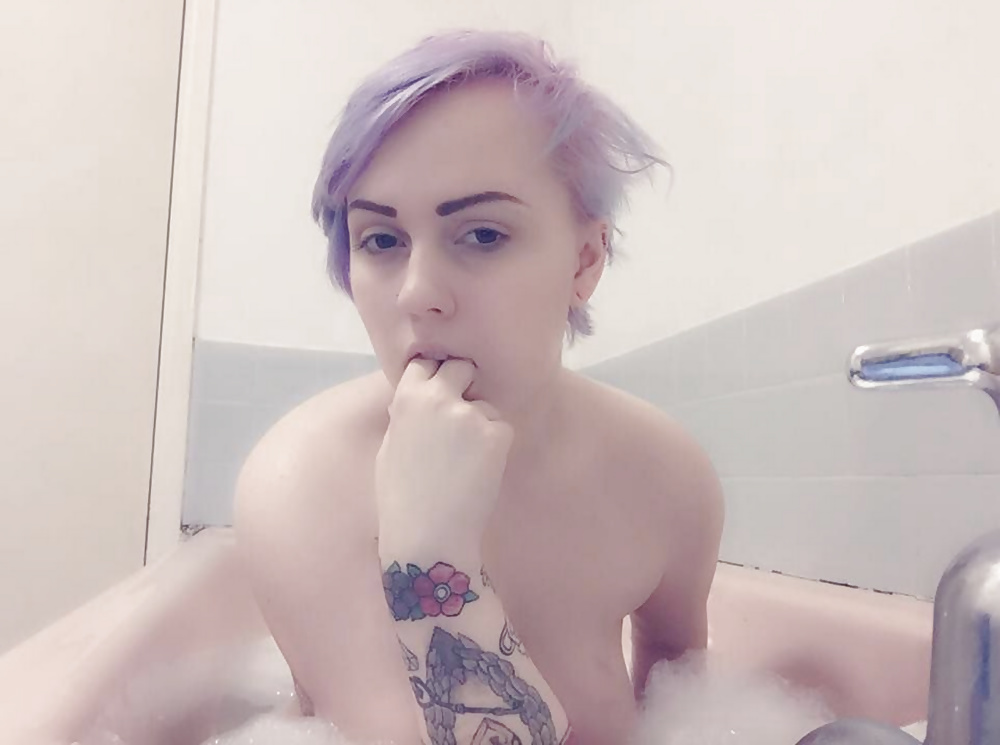 Free fuckable 18 year old emo from cam girl photos