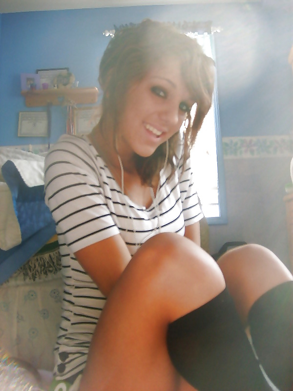 Free Young Sluts 2 photos