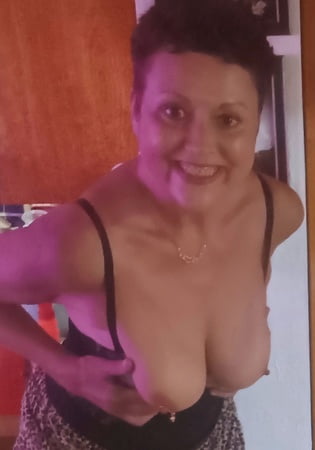 check out my new cougar lingerie stockings and pumps         