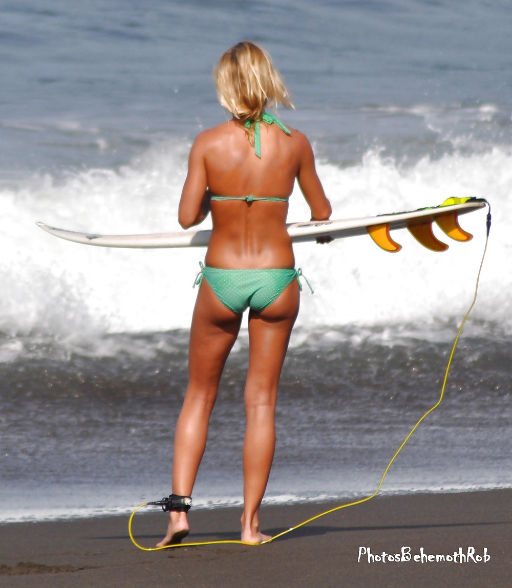 Free Surfer Girl Ass photos