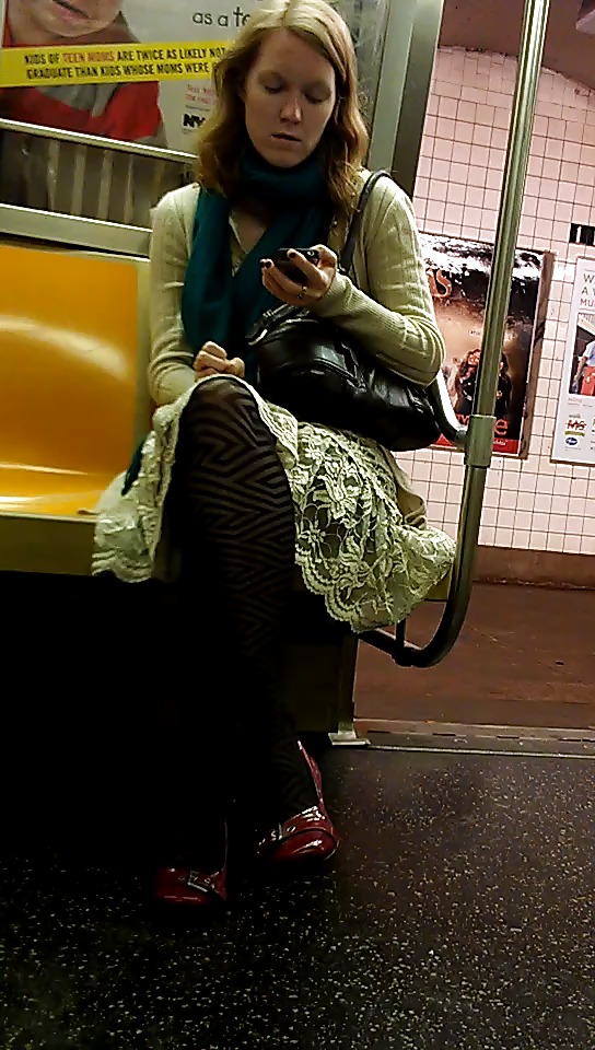 Free New York Subway Girls photos