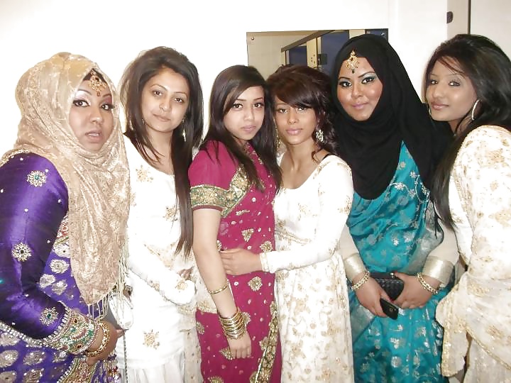 Free Hijabi Arab Paki Indian Desi To Repost photos