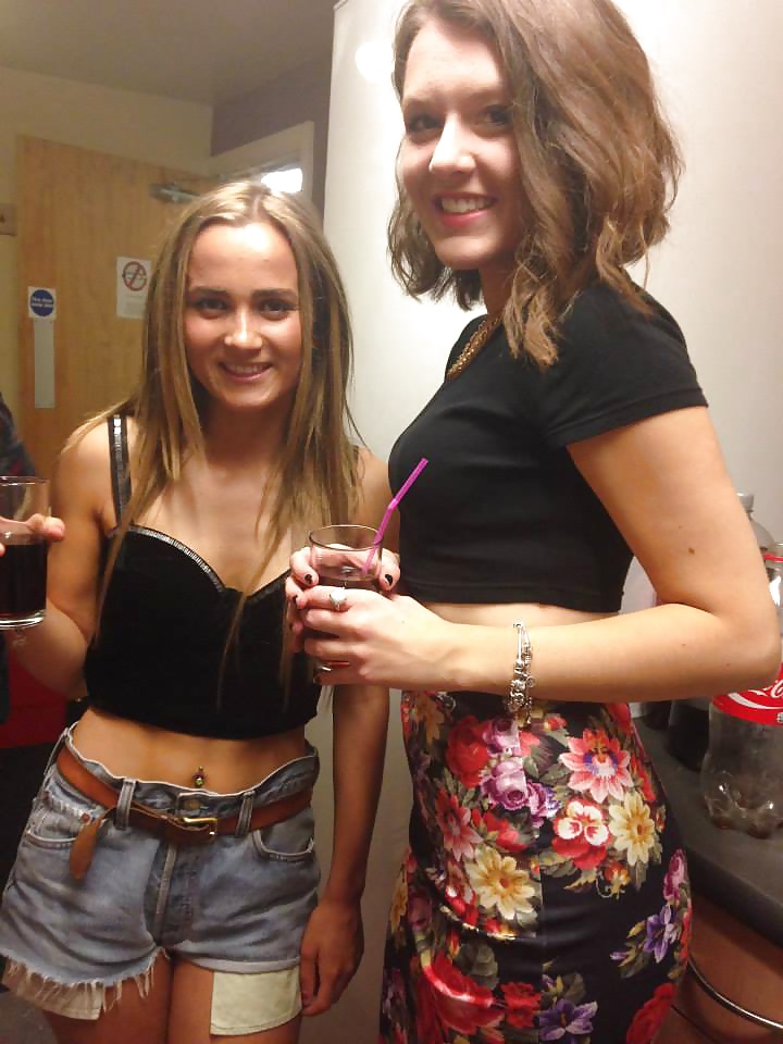 Free UK Facebook Sluts vol 12 - Neveen photos