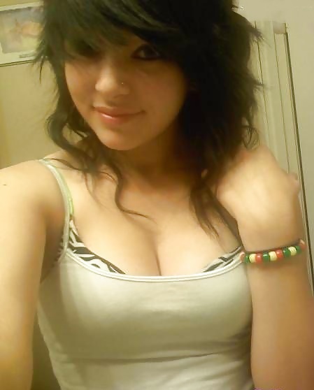 Free great cleavages beaux decolletes photos