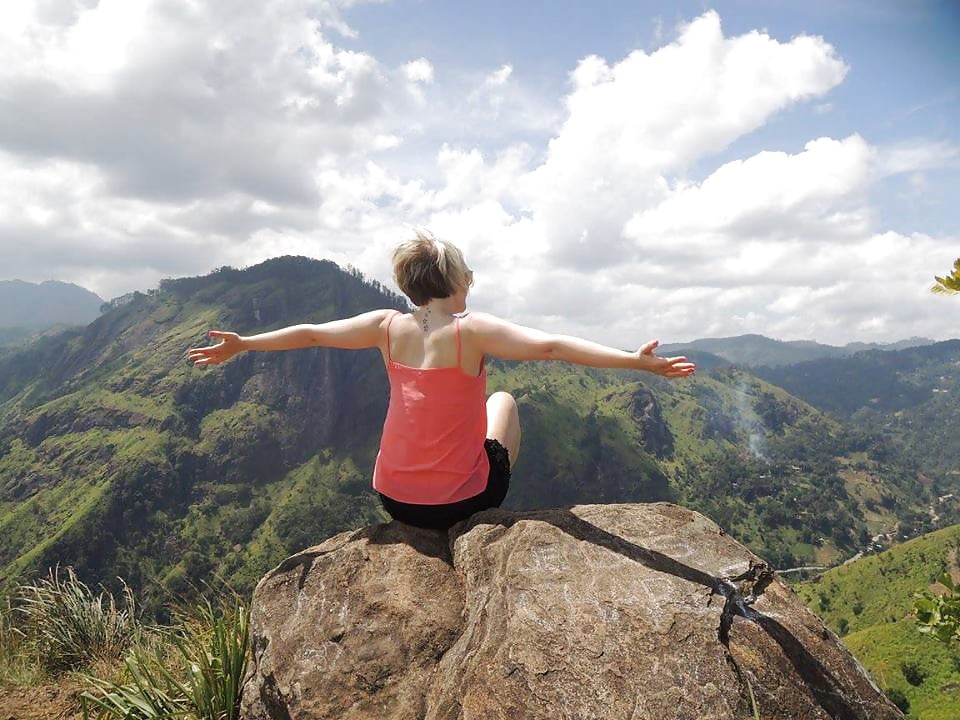 Free Facebook short haired hotties P3 photos