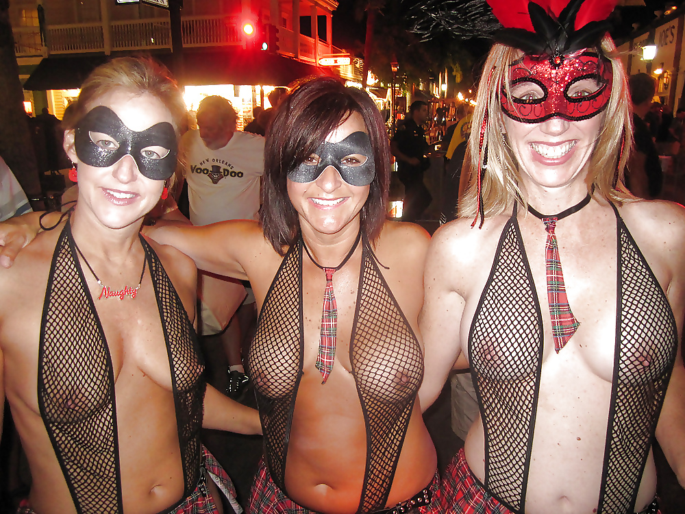 Free Huge Compilation 11 seethrough - downblouse - transparent photos