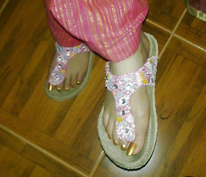 Free PAKISTANI INDIAN DESI FEET FOOT FETISH photos