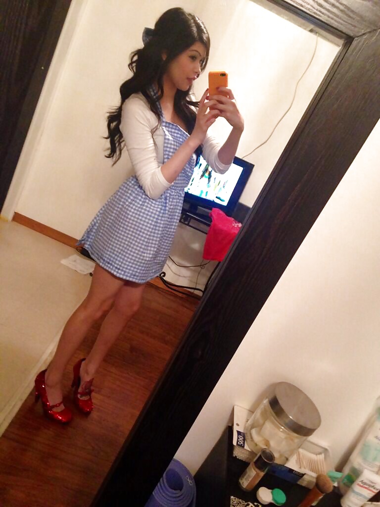 Free selena gomez look a like photos