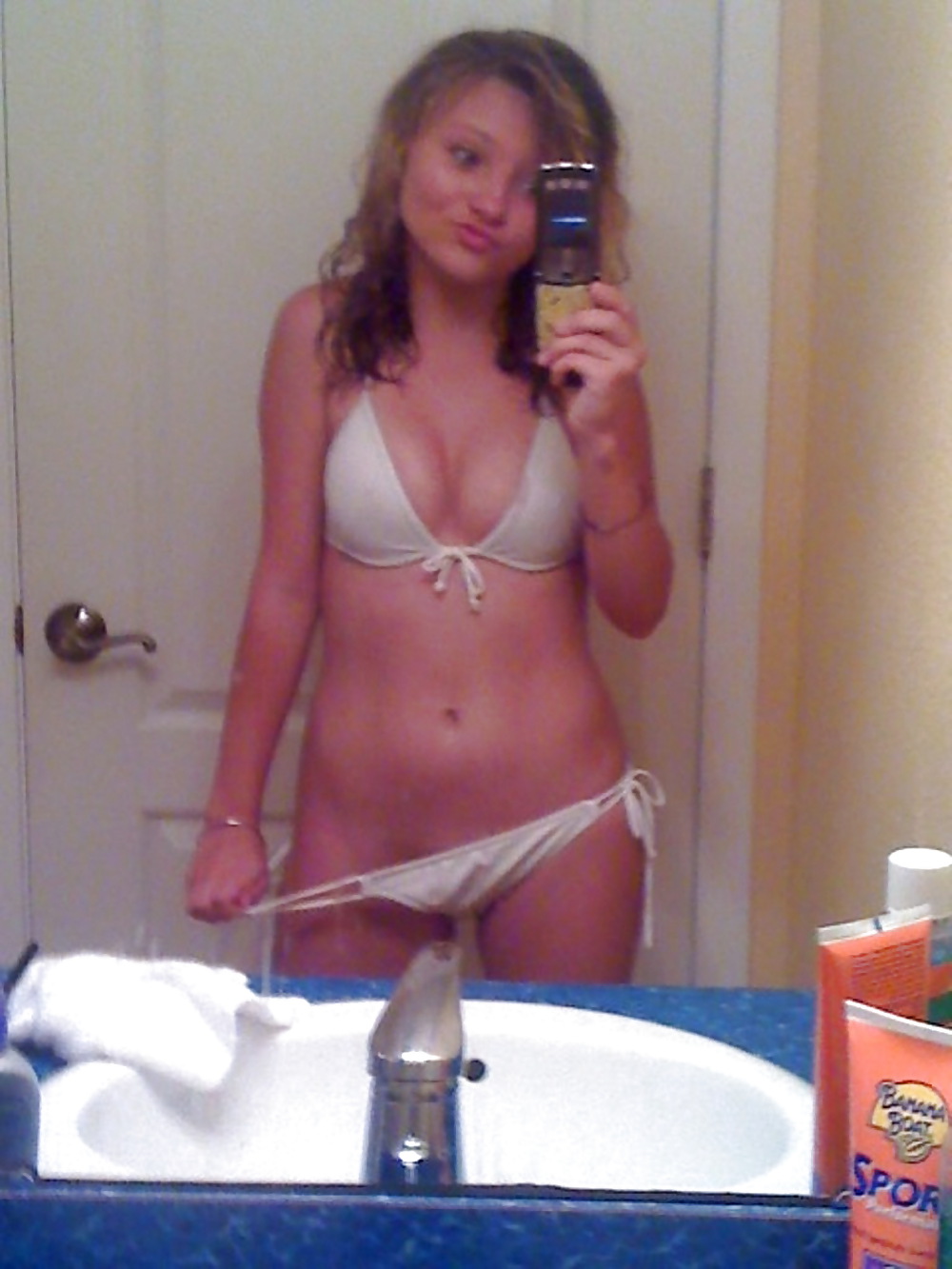 Free Young teen selfshots photos