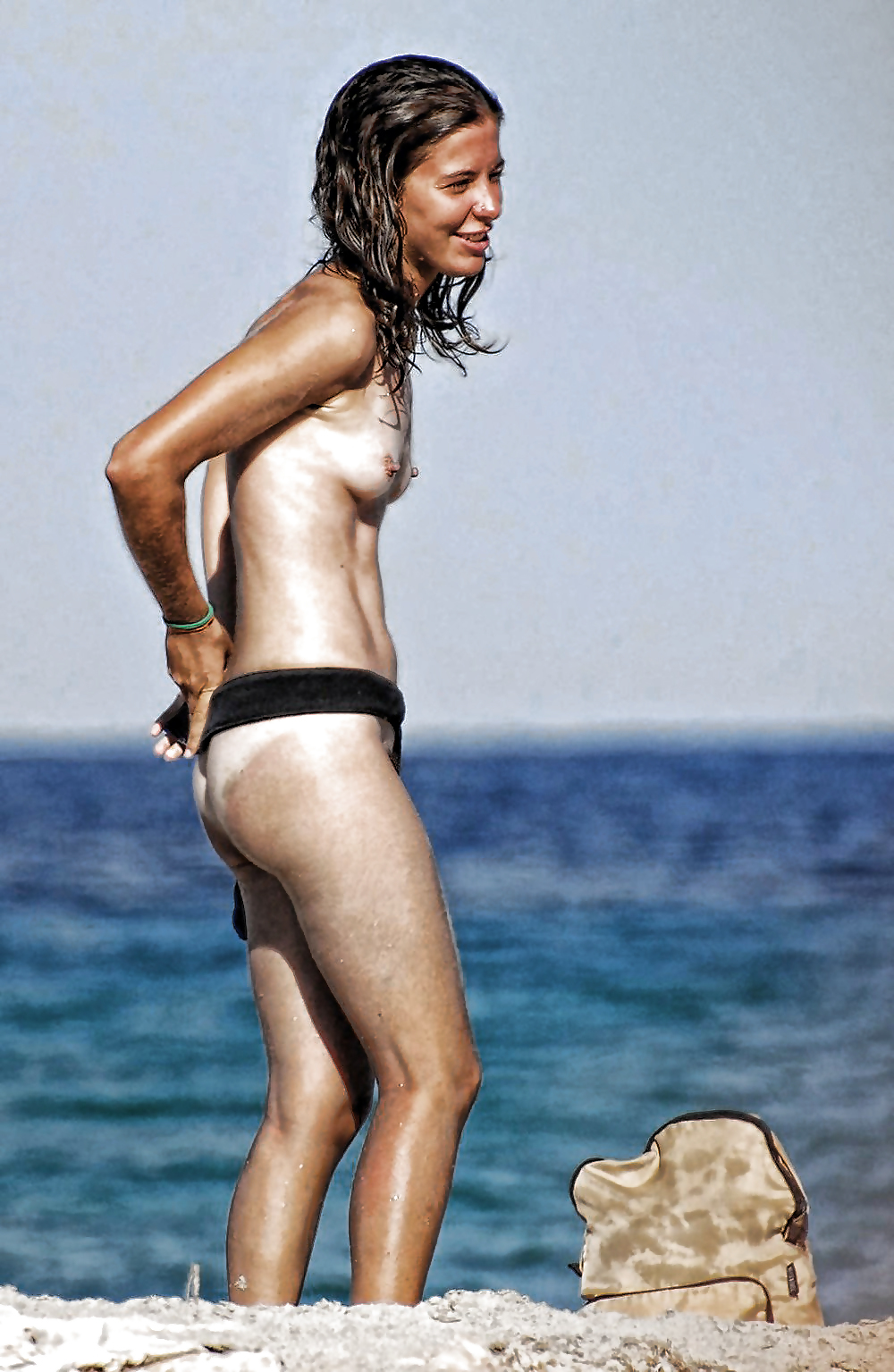 Free Photoshop fun ( naked on the beach ) photos