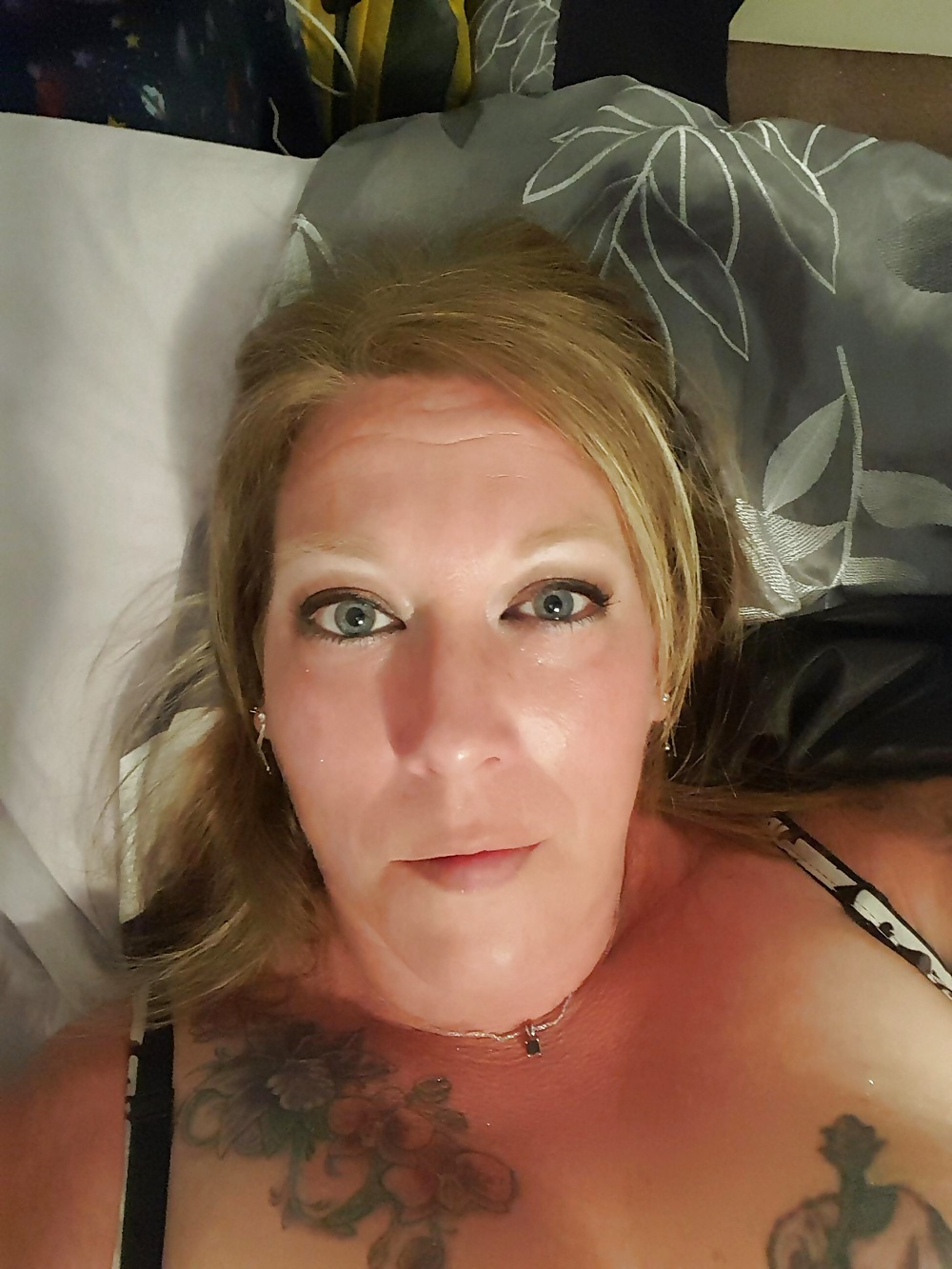 Free Pics Babygirl has sent to me while I was work. photos