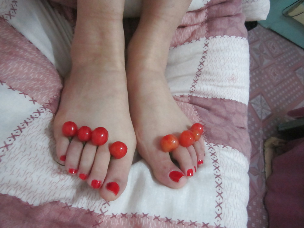 Free (1) My asian GF's feet, toes and soles! Chinese foot fetish! photos