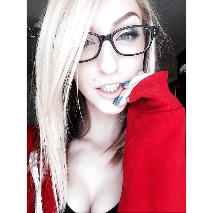 Free DEMI (NO NUDE) INTRODUCTION! photos