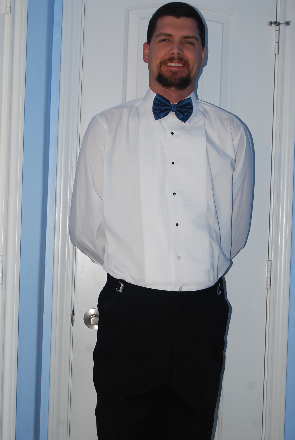 Free Pre-Christmast Party Photos in my tux photos