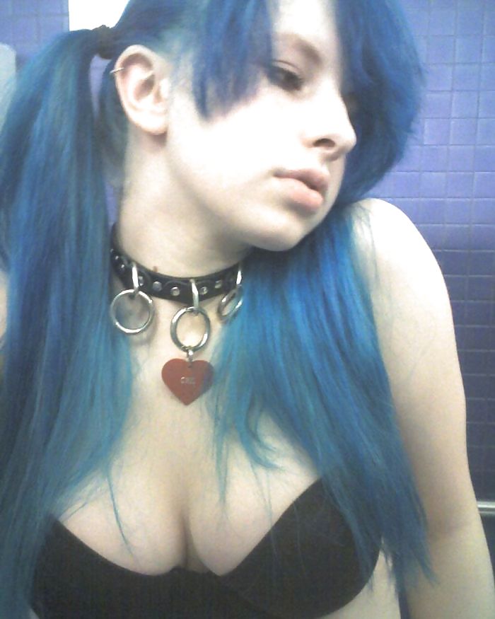 Free Bluehaired emo with big tits photos