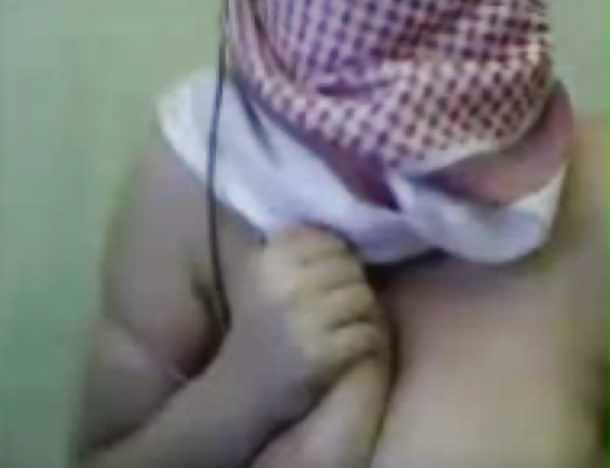 Free arab niqab webcam scandal-with hijab iran or egypt jilbab photos