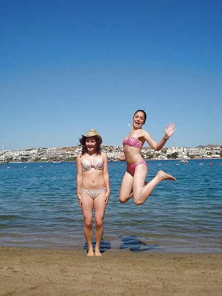 Free Bikini Beach Bodies photos