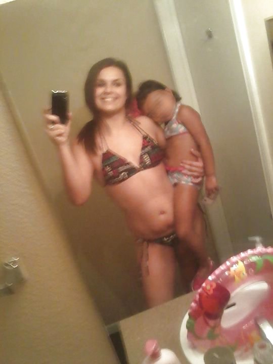 Free Pregnant FB MILF photos