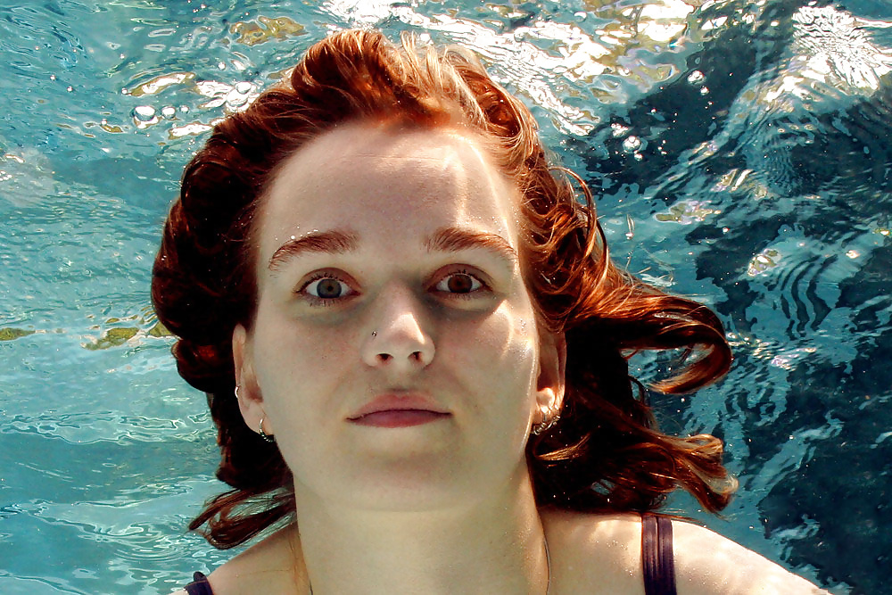 Free Underwater - Face Underwater2 photos