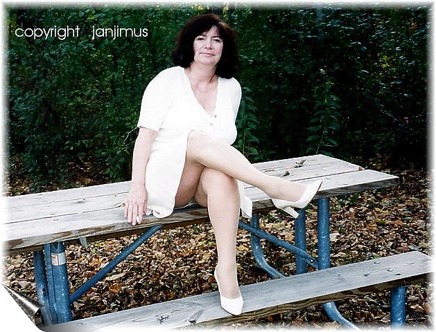 Free Smoking Women -Turm Me photos