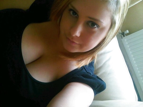 Free SmutDates Username 'AliciaSingle18' photos