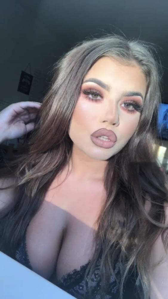 Free Dirty Comments For This Makeup Obsessed Slut Teen photos