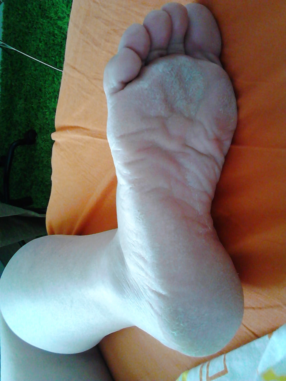 Free Mature wife soles, waiting for receive cum..