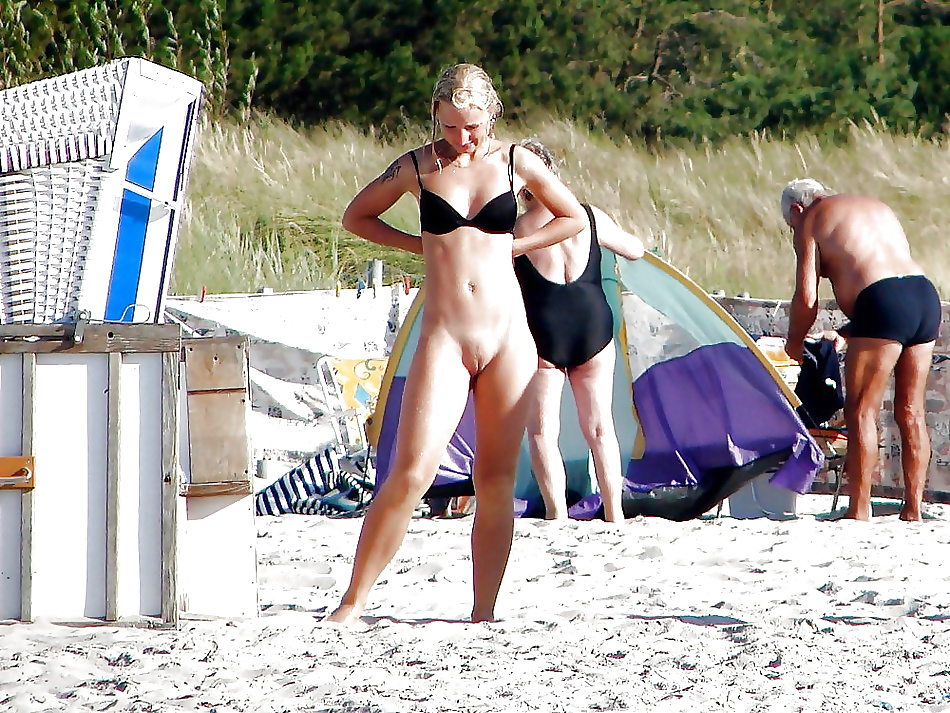 Free Naakt op het strand 5 photos