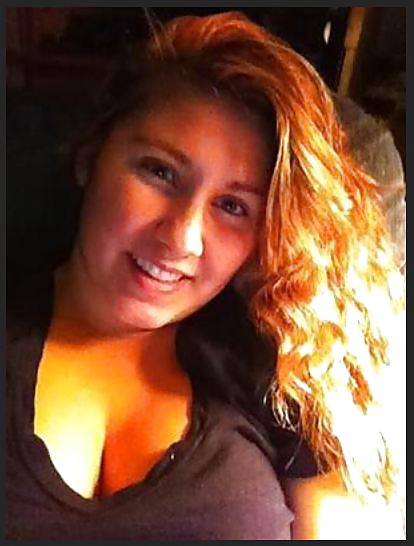 Free Teen Cleavage - Dressed photos