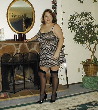Ex Wife #30 LivRm Blk Nightie, Garter, Stocking & Heels