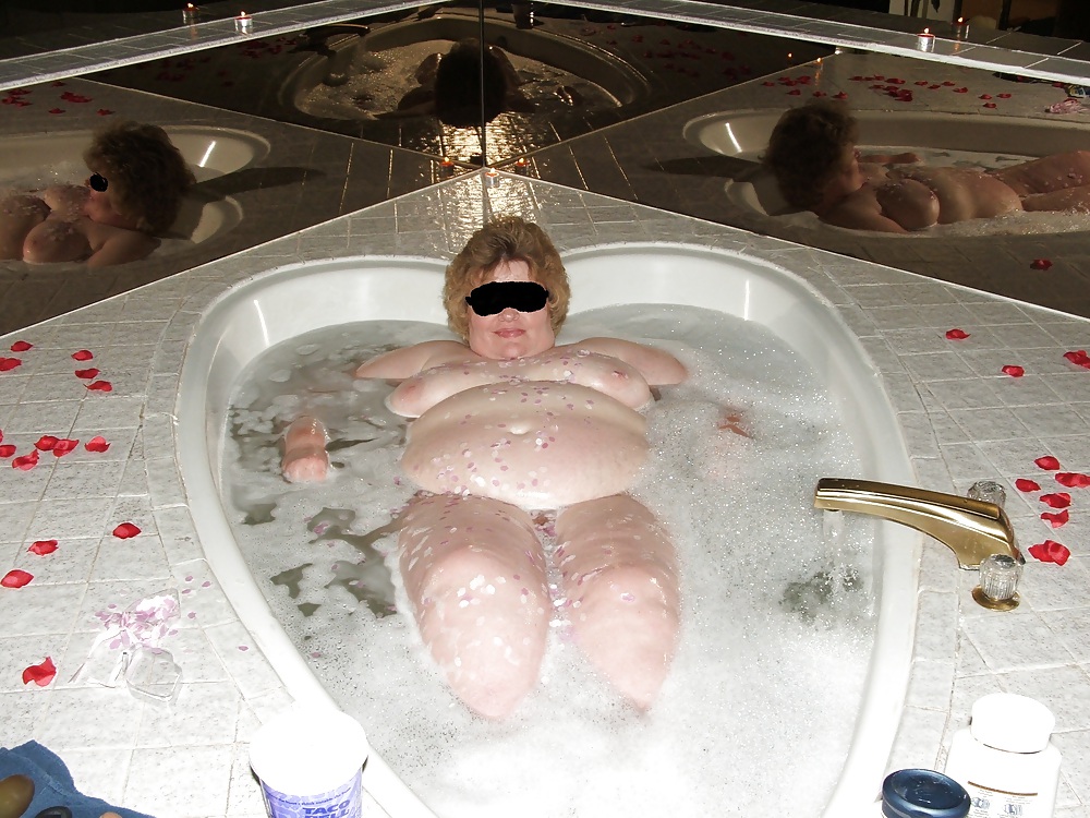 Free BBW in the tub photos