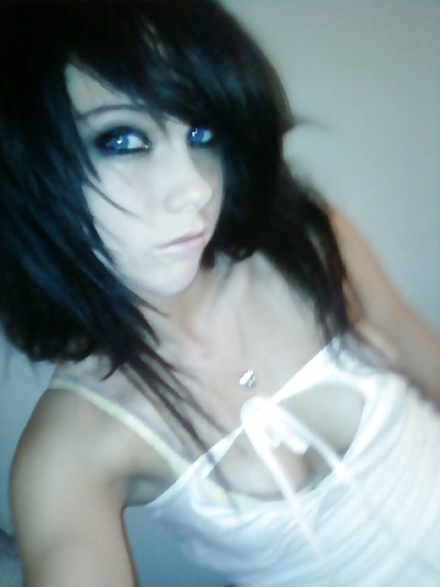 Free EMO Queen Bailey (NonNude) photos