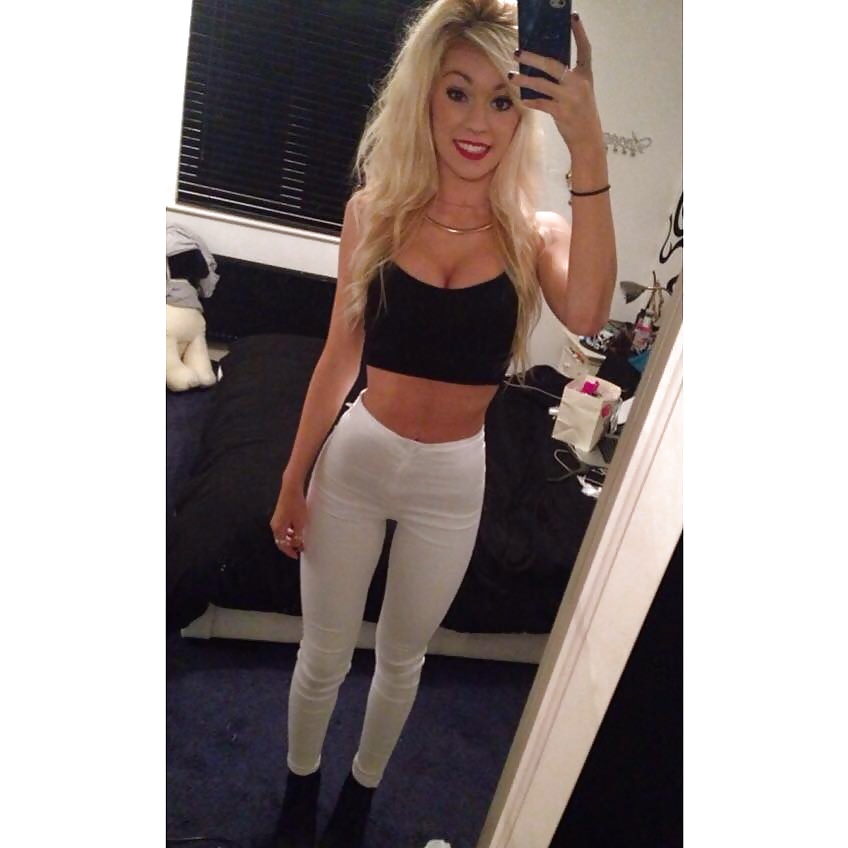 Free UK Facebook vol 44 - Hannah L photos