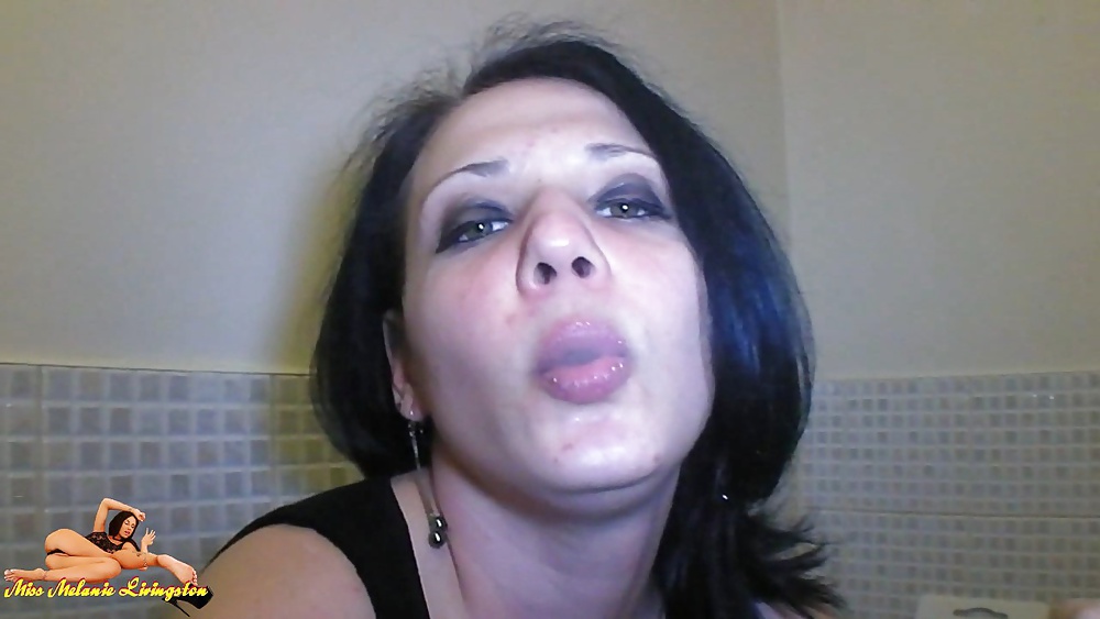 Free I take a cig between playing with my toes photos