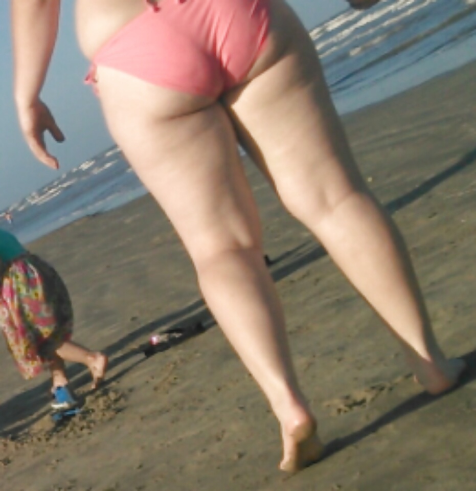 Free white girl had an ass!! photos