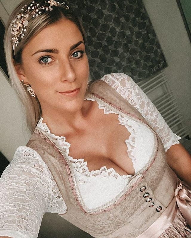 Dirndl Beauties - 91 Photos 