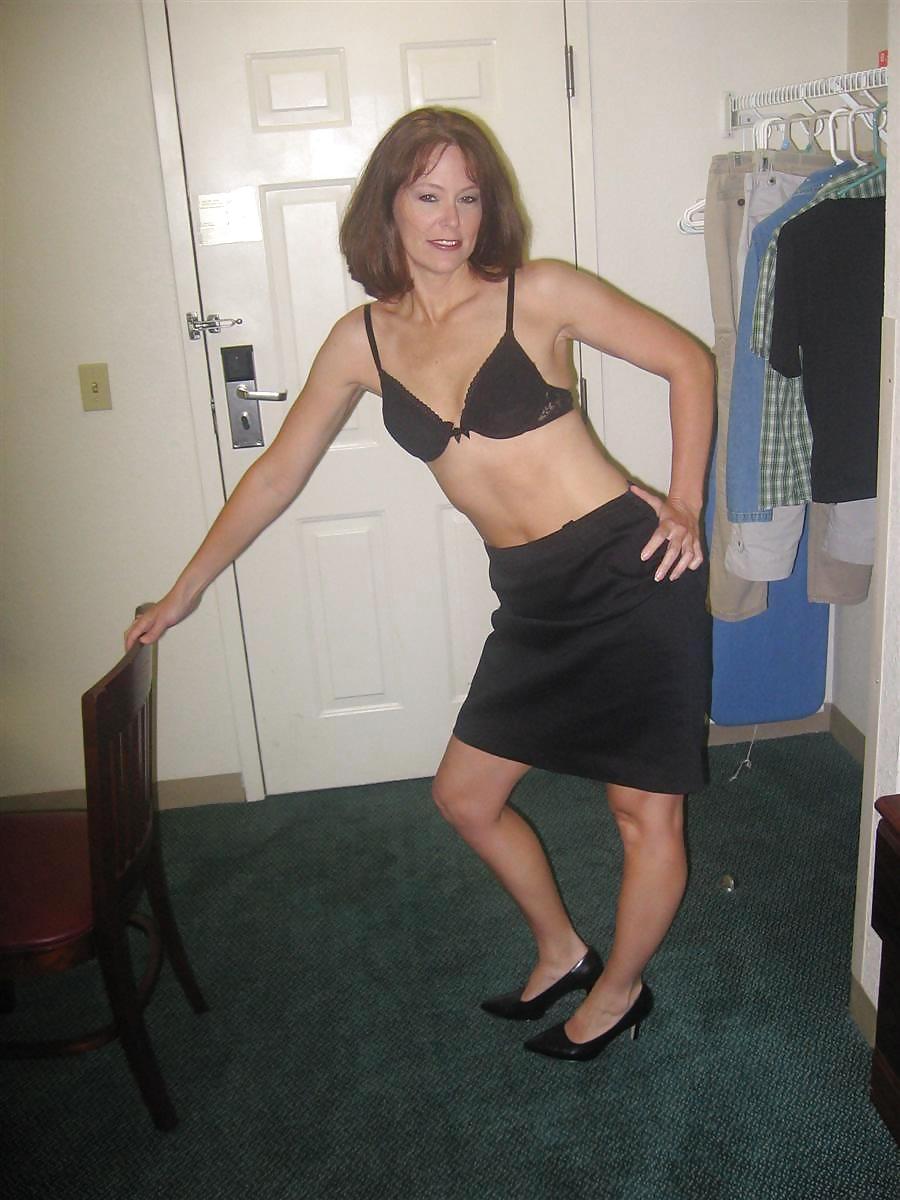 Free SEXY AND HOT MILF photos