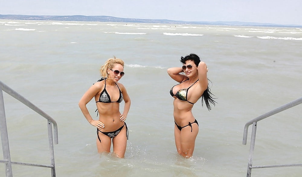 Free Russian beach sluts 4 photos