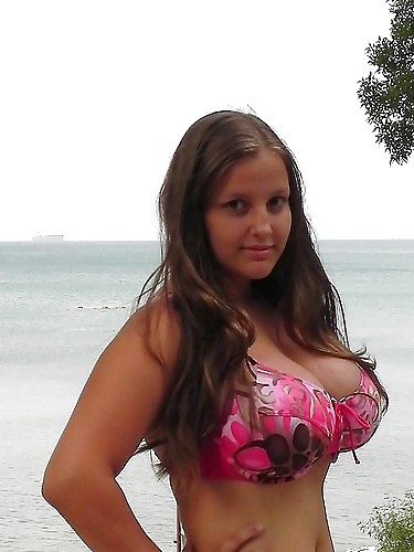 Free Busty Beauties #6 photos