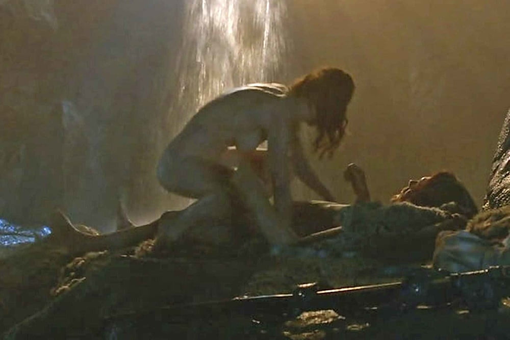 Rose Leslie Nude Pictures.