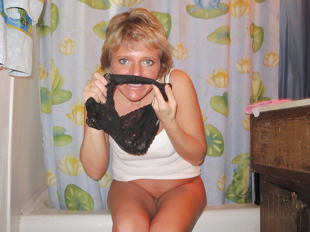 Free Panty Face MILF photos